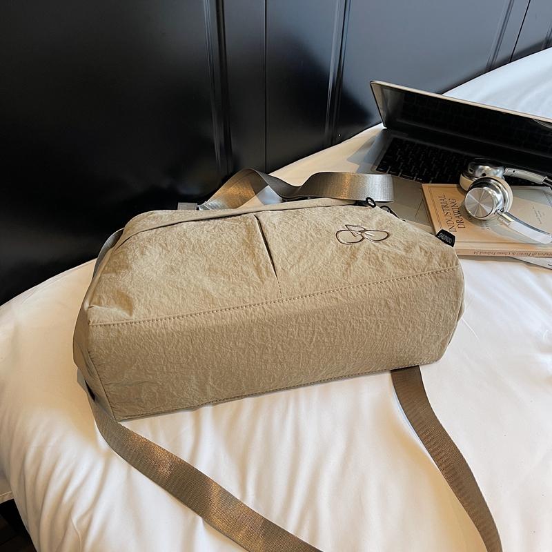 Women's Shoulder Bag Lightweight Solid Color Large Capacity Crossbody Bag