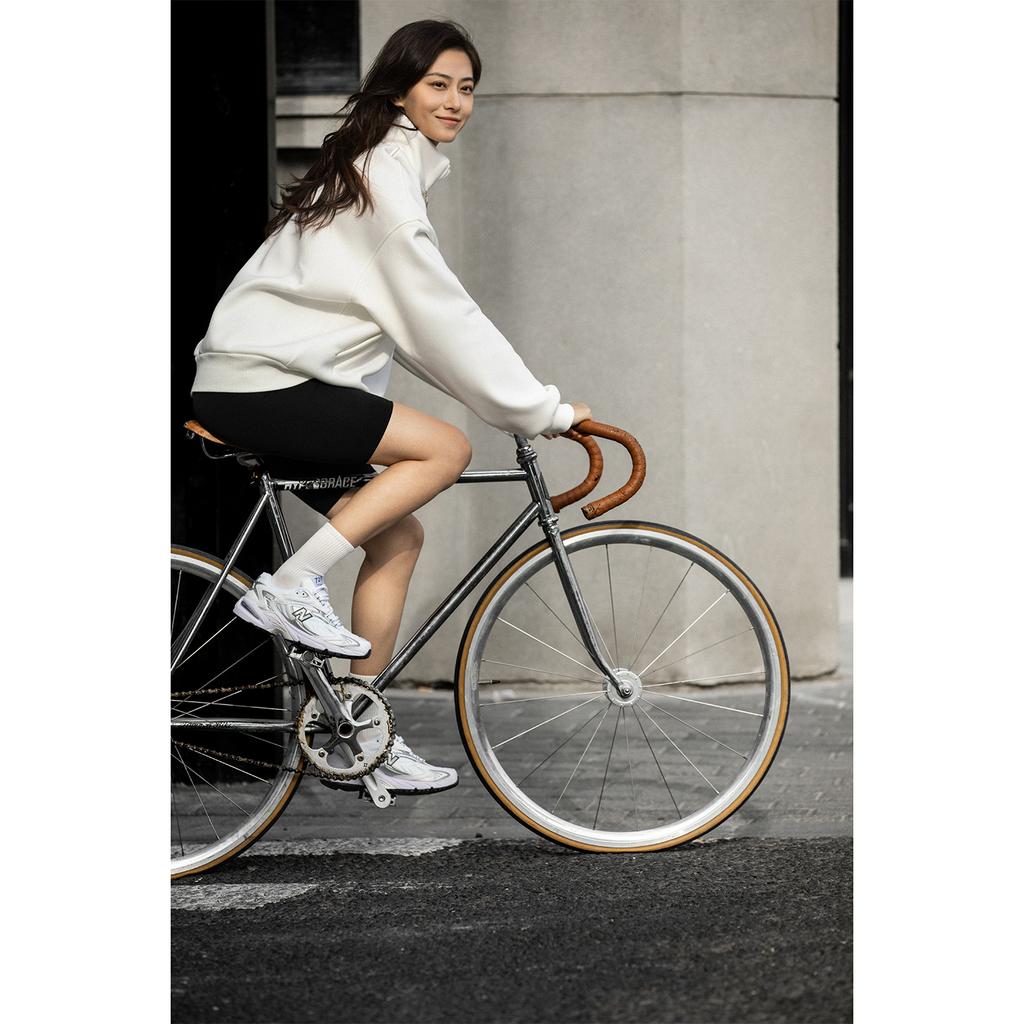 New Balance 725 Metallic Silver White Sneakers ML725B