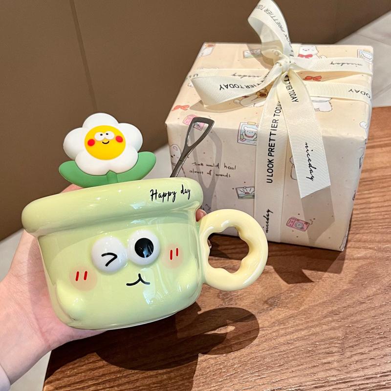 Birthday Gifts for Girls, Cute Flower-shaped Ceramic Mugs, High-value Drinking Cups with Lids and Spoons As Gifts