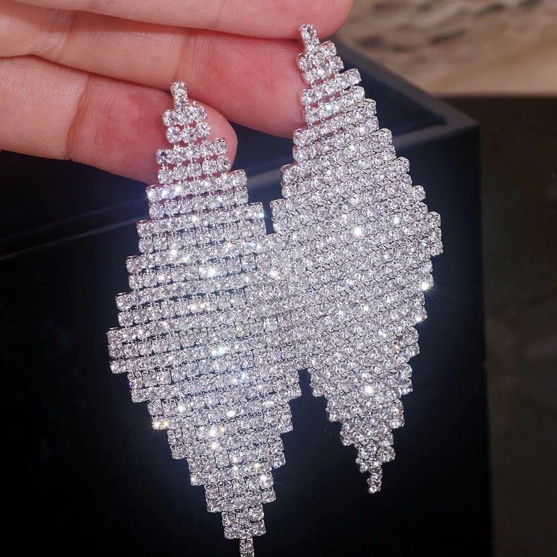 Exquisite European Evening Dress Earrings: Bold, Diamond-Studded Bridal Clips