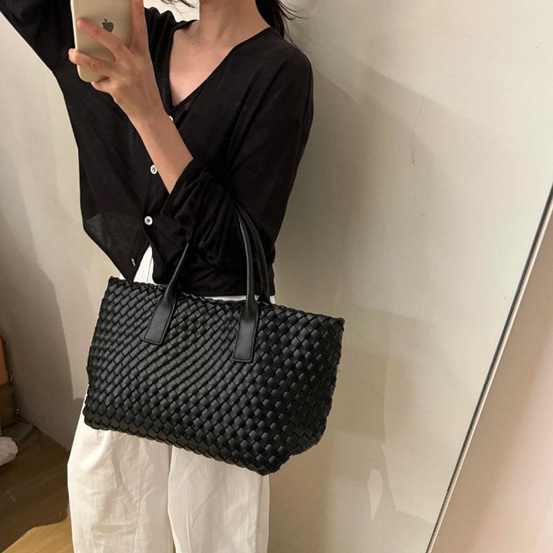 2025 Autumn/Winter New Fashion Big Bag Large Capacity Woven Bag Women'S Handbag Neutral Tote Bag Pu Shoulder Bag