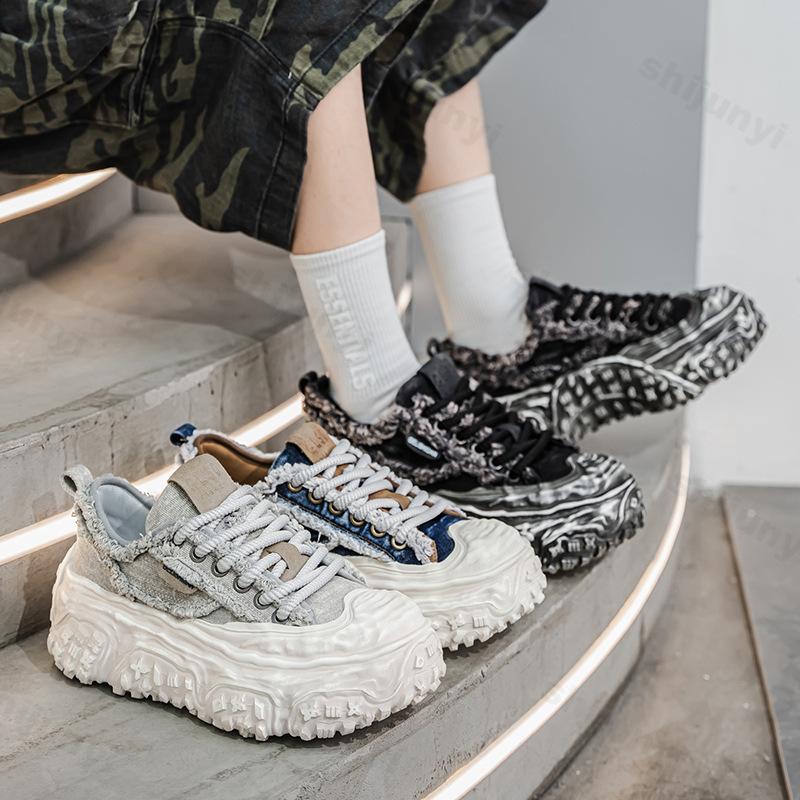 Fashion Men Thick Soled Shoes 2025 New Niche Canvas Casual Shoes Fashion Height Increasing Comfortable Non slip Lace-up Chunky sneakers