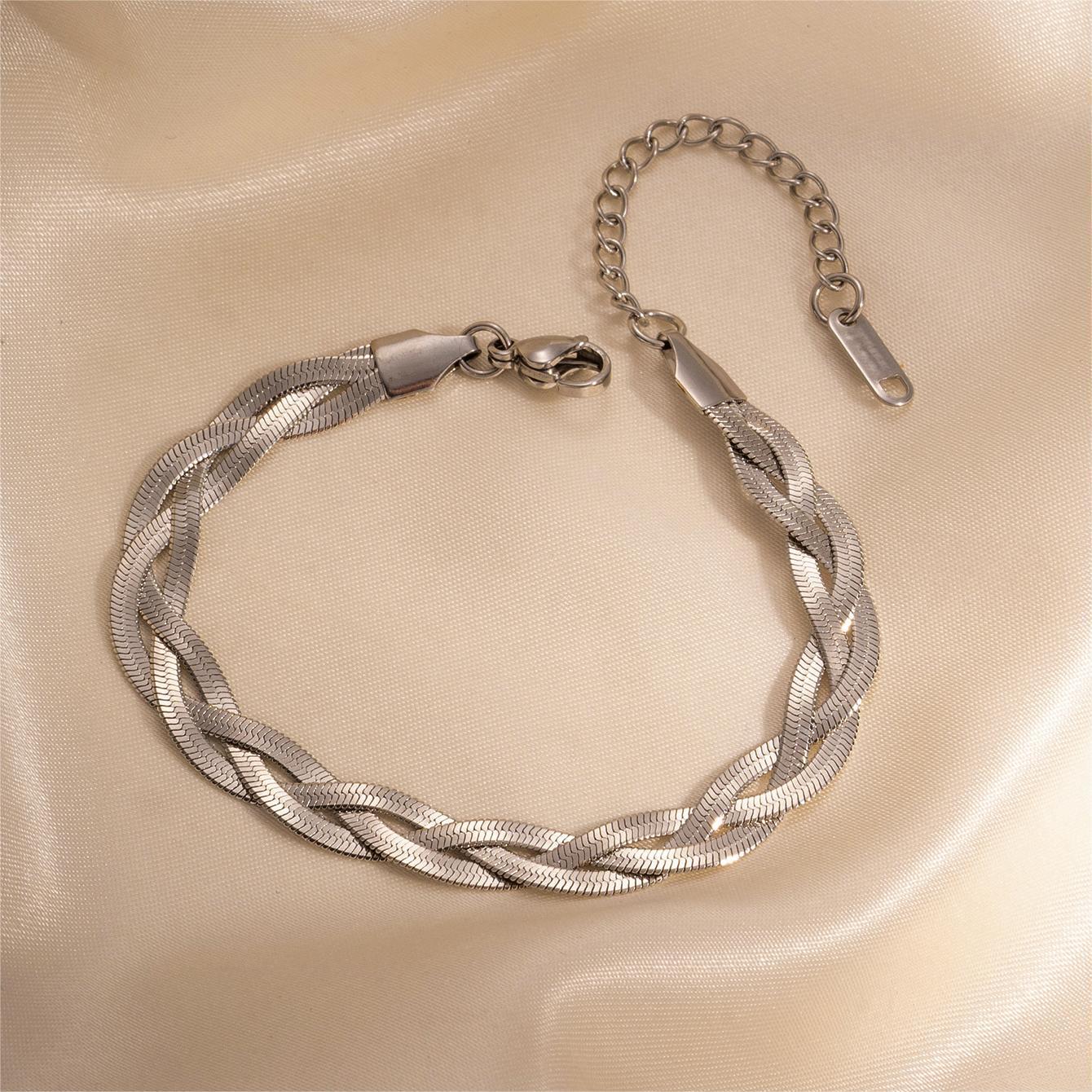 

European and American Light Luxury Gold-Plated Titanium Steel Twist Chain Necklace and Bracelet Set