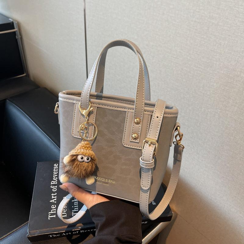 Hand Carry Simple and Versatile Bucket Bag Women's New Trend Fashion Niche Design Crossbody Small Square Bag