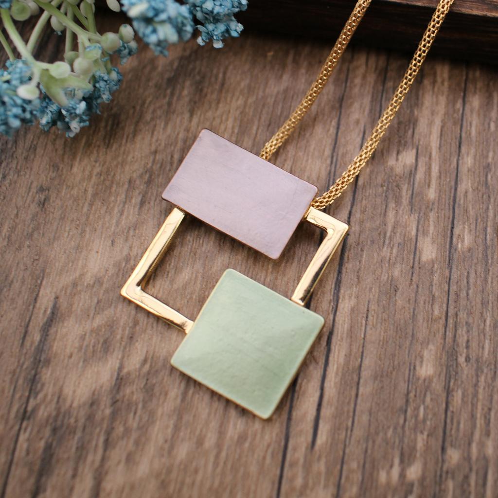 New Color-coated Geometric Square Hollow Pendant, Simple and High-end Women's Versatile Square Necklace