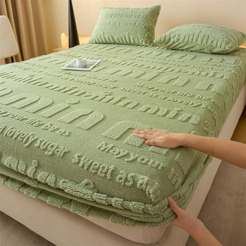 

WOSTAR Soft Warm Plush Fitted Sheet Elastic Mattress Cover Winter Fluffy Coral Fleece Bed Linens Luxury Double Bed King Size 150 Pillowcase No sheet