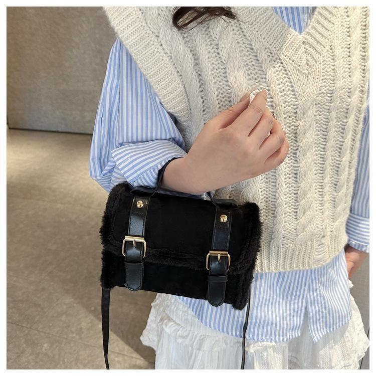 New Fashion Winter Plush Crossbody Bag Minimalist Street Style Small Square Bag