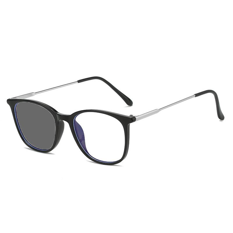 Fashion Photochromic Glasses Anti Blue Light Vintage Square Frame Color Change Sunglasses UV400 for Women Men