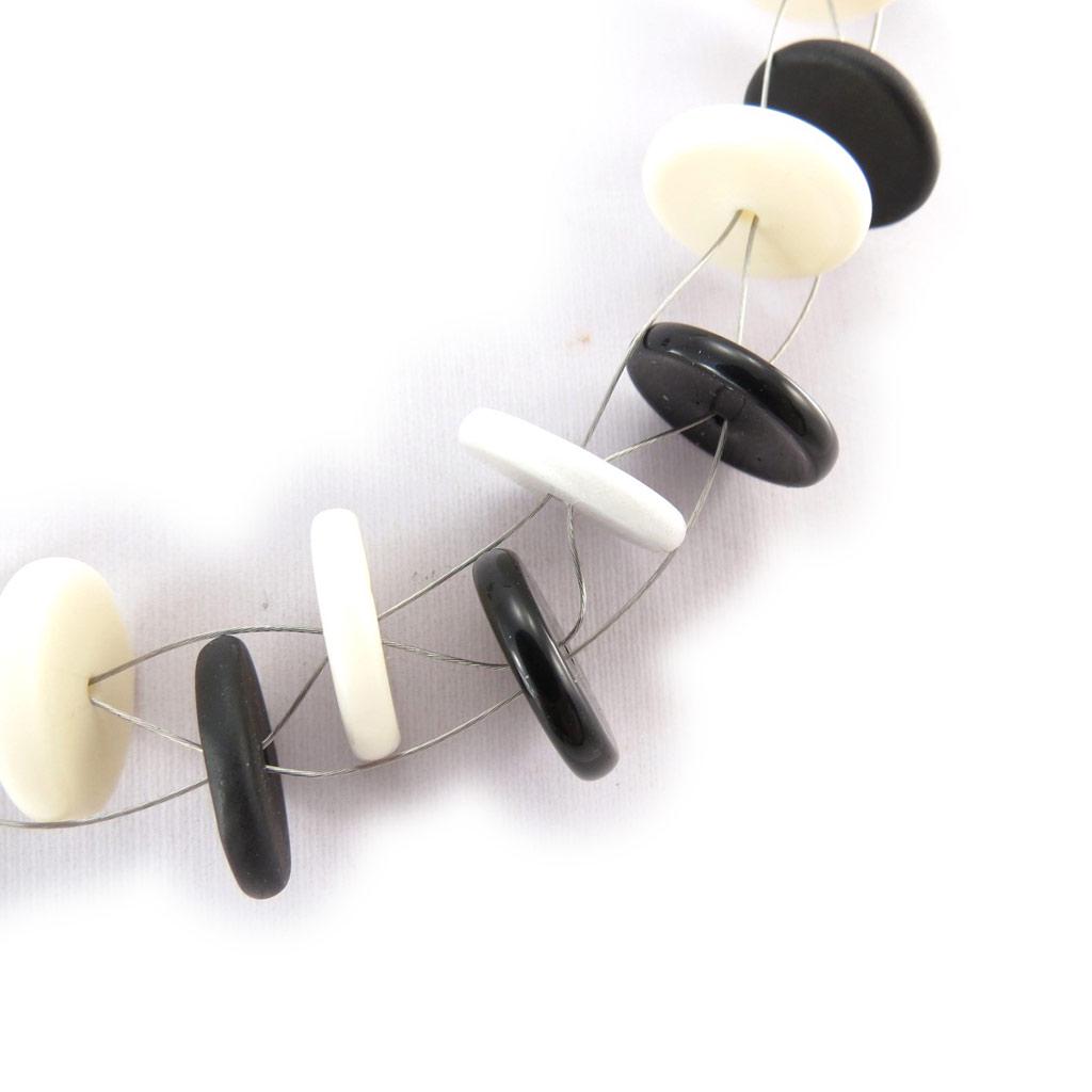 NOA [K0181] - Collier Créateur 'Coloriage' noir ivoire