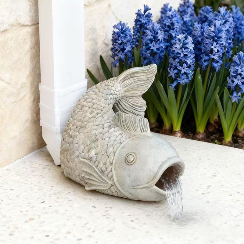 Elegante künstliche Fischstatue mit funktionierender Entwässerung, Fischform, Harz-Rinne für Terrassen und Gartendekoration