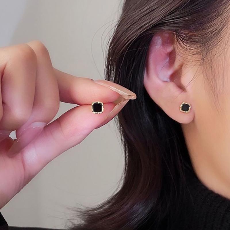 1Pair Korean Style Black Square Ear Studs For Women Elegant Light Luxury Geometric Earrings  Trendy Jewelry Gift