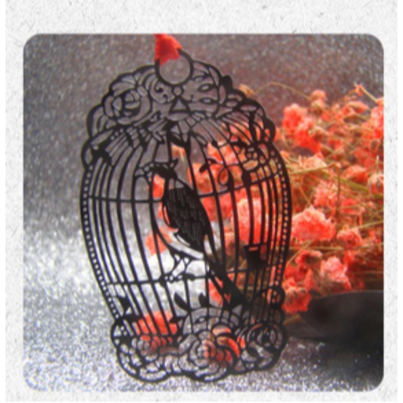 Aesthetic Metal Lucky Clover Bookmark with Tassel Set Exquisite Retro Floral Brass Bookmark for Book Creative Design Book Tab