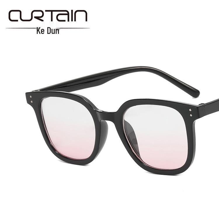 First Love Japanese Retro Black Frame Gradient Pink Sunglasses - Square Korean Style for Round Face Slimming.