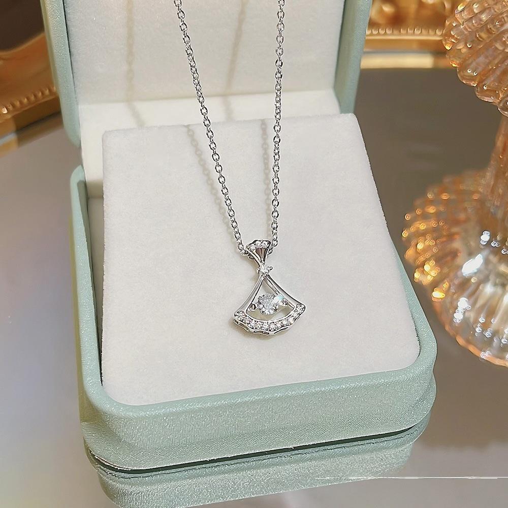 

Высококачественное корейское ожерелье из титановой стали: Невыцветающий, легкий, простой роскошный кулон с цепочкой на ключицу для женщин