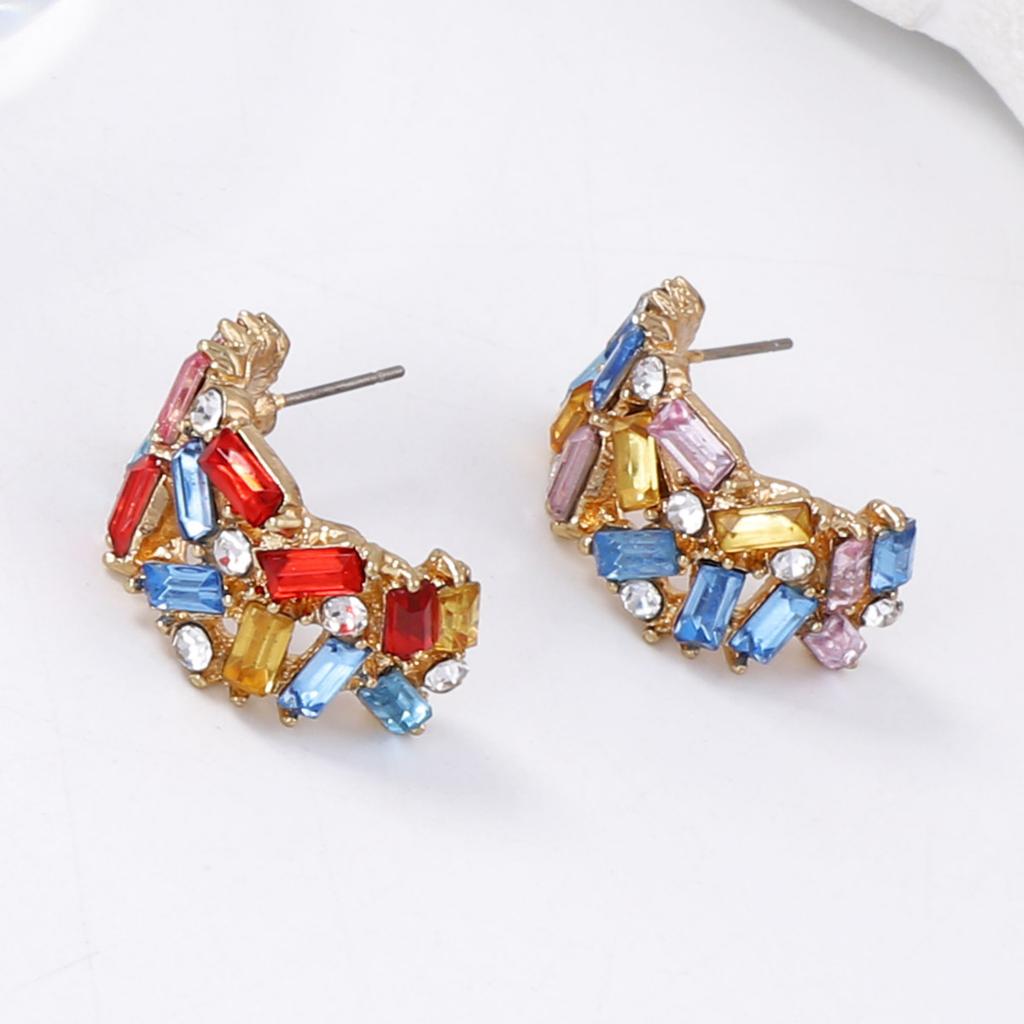 Fashionable, exquisite and niche design sense alloy full diamond hollowed-out C-ring ear studs, elegant and everyday women's earrings