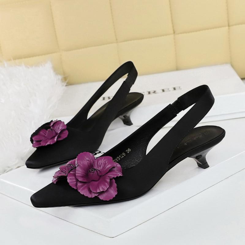 French High-End Flower Pointed Toe Mid-Heel Single Shoes For Women's Silk And Satin Back Tripping Women's Shoes Without Tiring