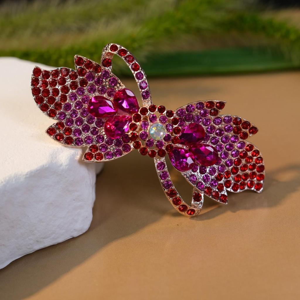 Elegant Rhinestone Alloy Hair Clip - Stylish Versatile Updo Accessory for Women