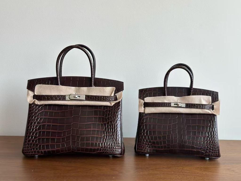 Foggy Crocodile Pattern Platinum Inner Seam Steel Hardware High-quality Dukpu Motorcycle Hand-held Fashionable Women's Bag Light Luxury