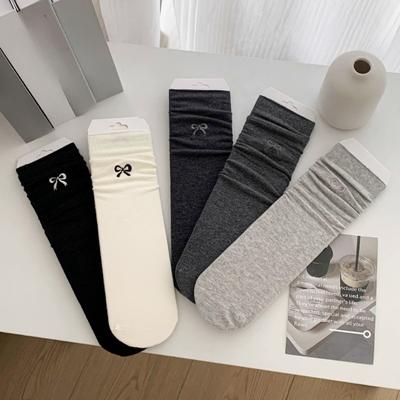 5 Paar Sommer Damen Dünne Ballettstil Modische Bestickte Schleife Schweißabsorbierend und Atmungsaktiv Mid Calf Socken