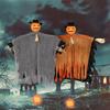 54 Zoll Hängendes Geistern,Halloween Animatronics Leuchtende Geister Requisiten Außendekorationen,Lebensgroß Hängend,Drehbarer Kopf und Arme Skelett Gruselig