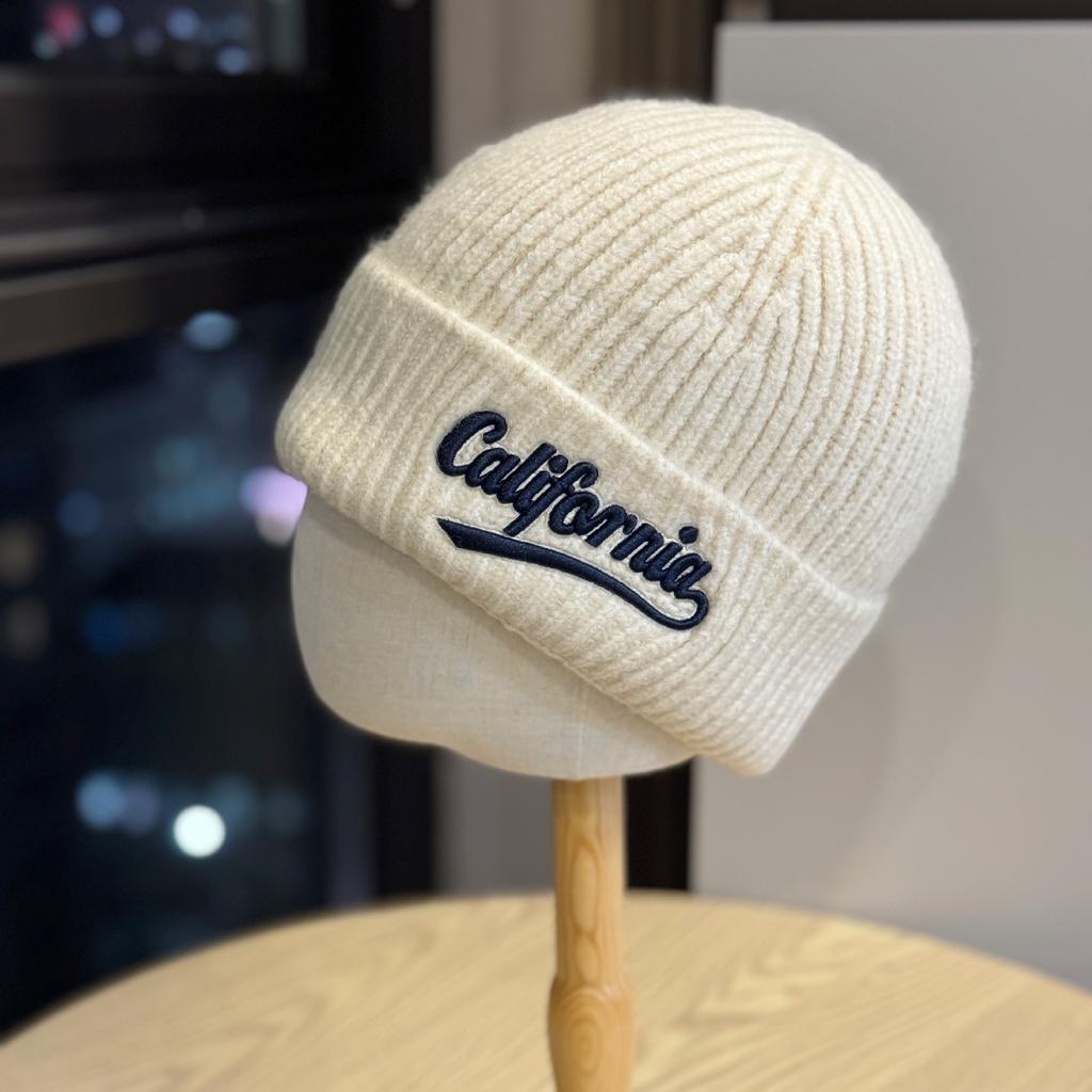 Letter Embroidered Woolen Hat for Women in Autumn and Winter Warm and Fashionable Versatile and Face Showing Knitted Hat for Young Couples