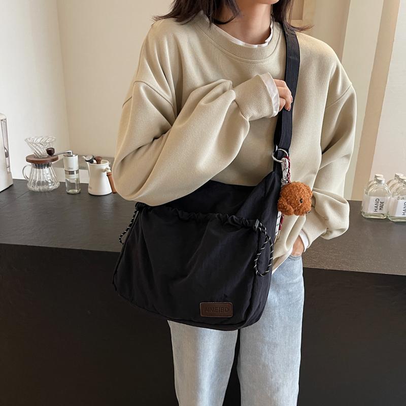 Drawstring Crossbody Bag Women's Shoulder Bag Large Capacity Tote Bag