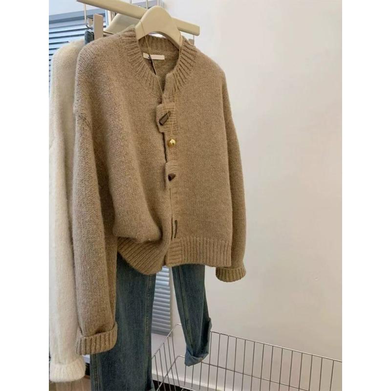 Retro Horn Button Sweater Jacket Women's Autumn and Winter Lazy Wind Short Small Wool Knitted Cardigan