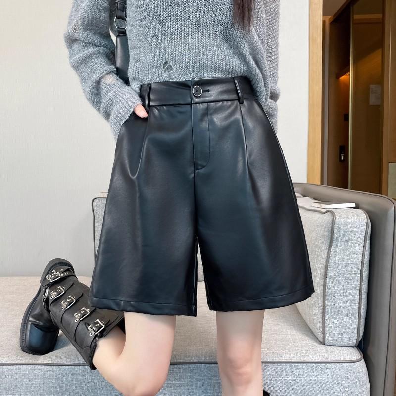

Women s High-Waisted Black PU Leather Shorts - Autumn/Winter 2025, Loose Fit, Slimming, Pair with Boots, Wide-Leg Capris Pants XL чёрный