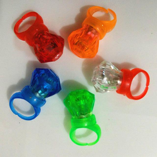 Plastic Diamond Shape Led Finger Ring Light-up Toys Mix Colors Light Simulation Kids Toy Party Decoration