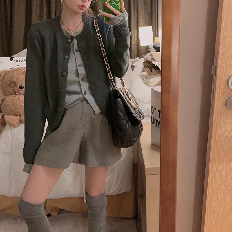 Gray fake two-piece crew neck button-knitted cardigan women's spring new women's sweater trend