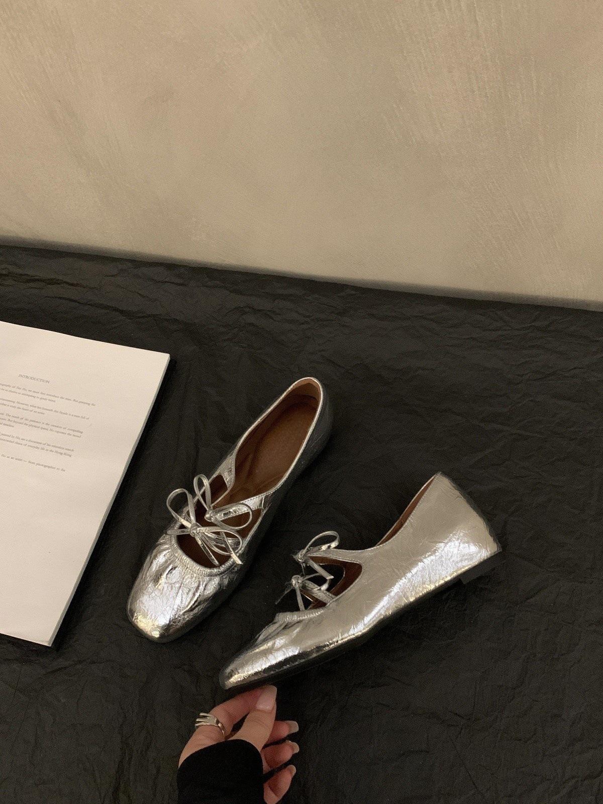 

Inner height-increasing bow silver single shoes women s 2025 new spring and autumn ballet fairy wind gentle temperament evening shoes 40