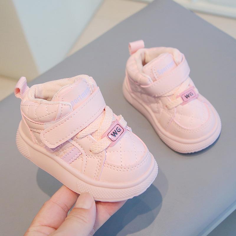 Herbstliche High-Top-Babyschuhe für Kleinkinder, Kinderschuhe mit weicher Sohle, kleine weiße Schuhe, vielseitige Leder-Board-Schuhe, Kinderschuhe