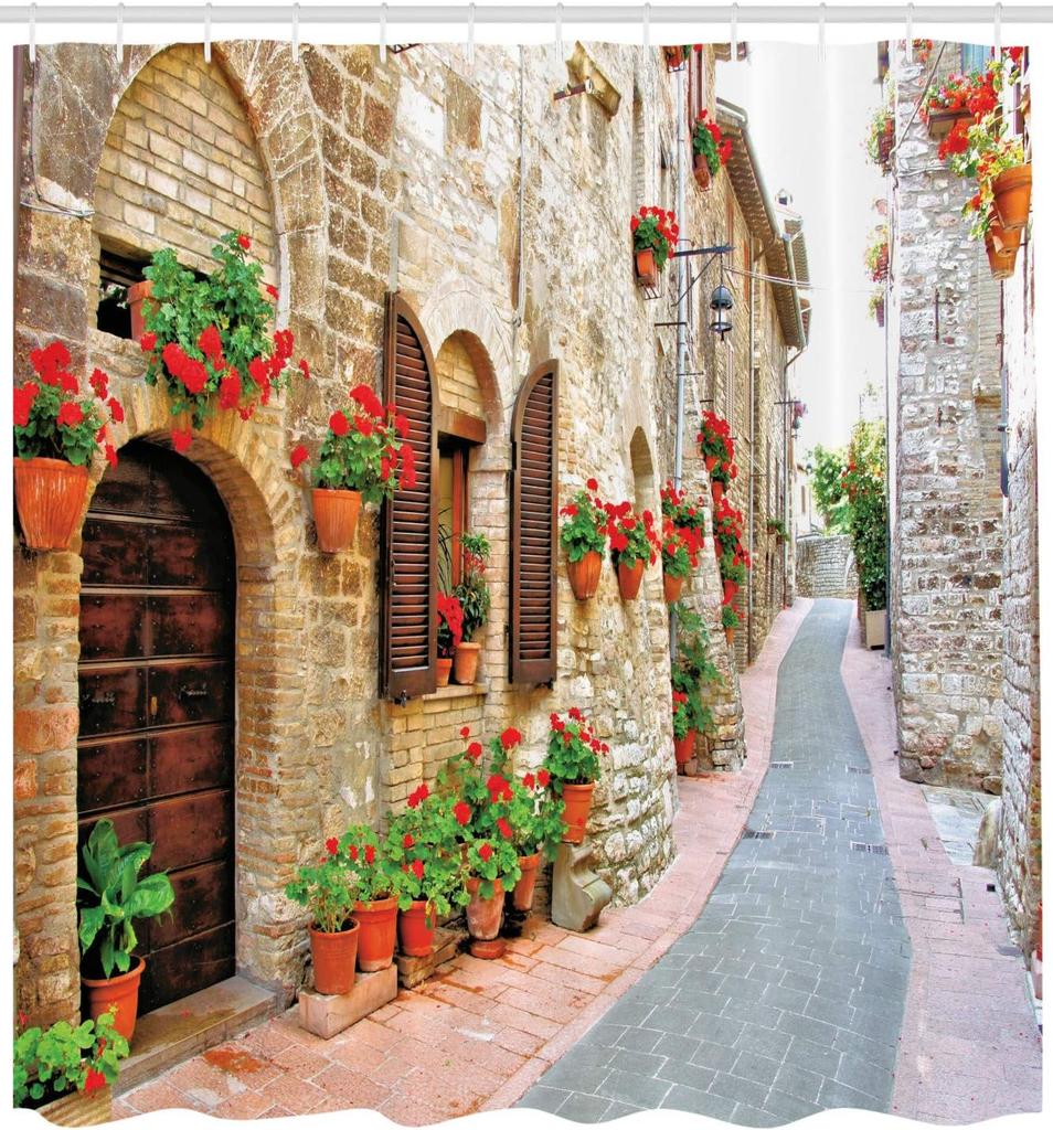 Tenda Doccia Strada Toscana con Ganci – Vicolo di Villaggio Italiano, Fiori Rossi e Muri in Pietra, Scena di Giorno di Sole in Marrone Vermiglio