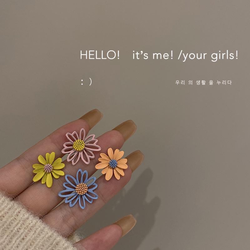 

Colorful Daisy Stud Earrings - Spring & Autumn Trend, Super Fairy Korean Style, Loved by Influencers. рожевий/жовтий