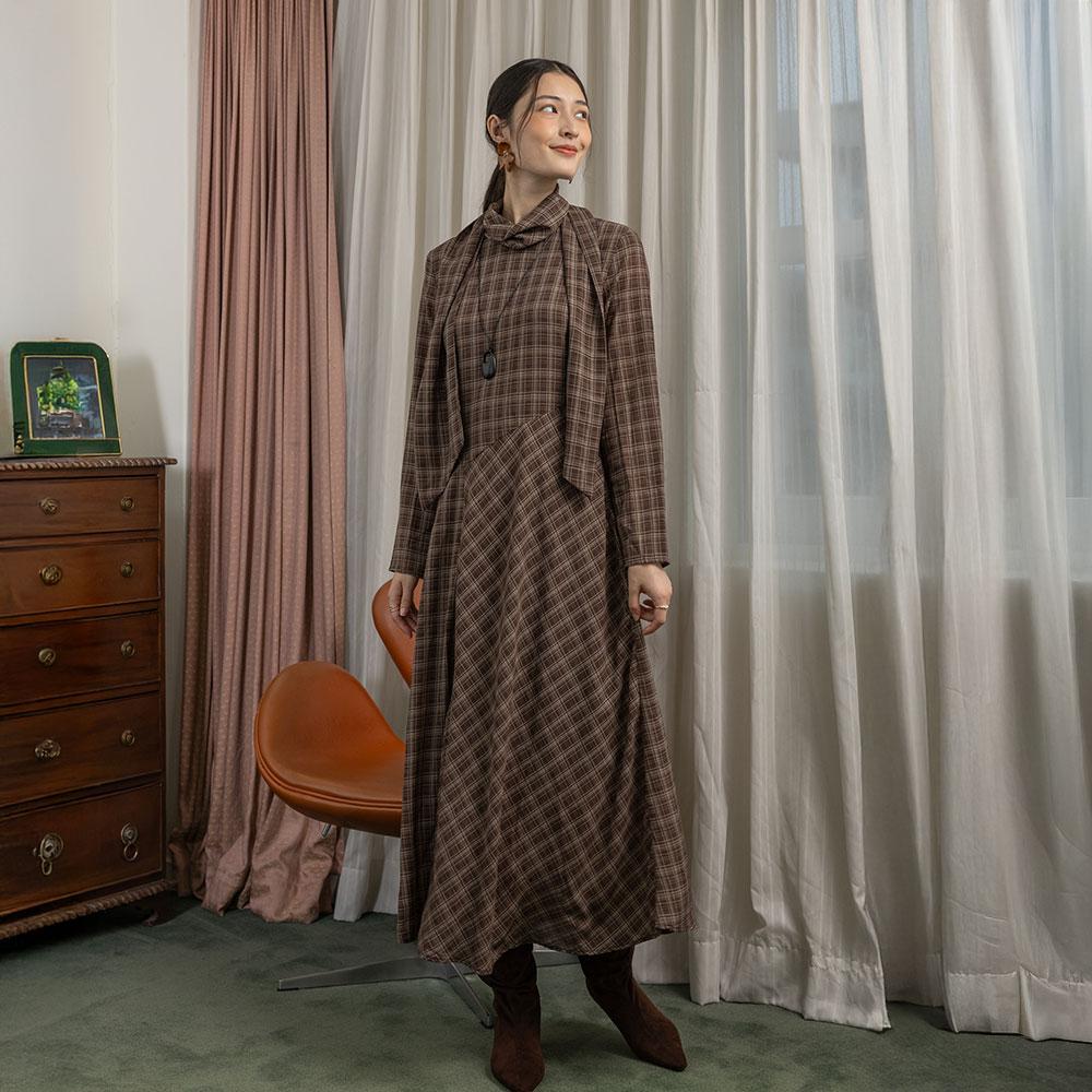 Laengsseon Ls_Plaid Long-Sleeved Dress_2Color