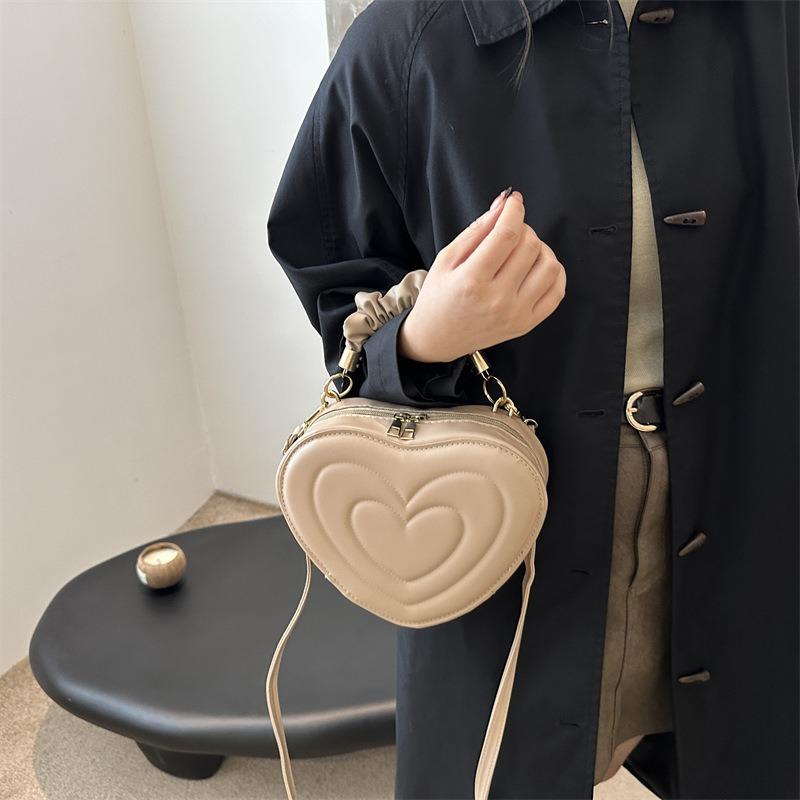 Modetrend lässige Umhängetasche Retro Winter kleine Tasche Damen neue Textur schräger Überschlag Liebestasche