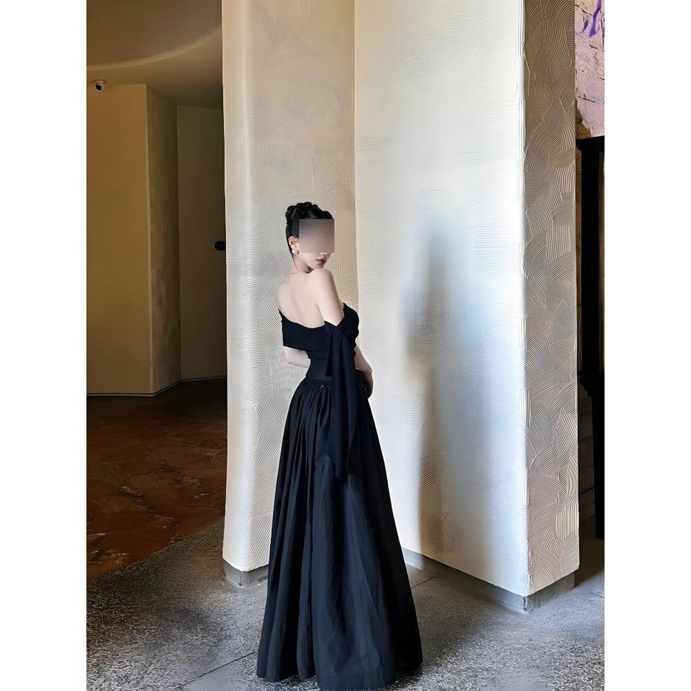 Black slanted shoulder streamer large skirt dress women's summer temperament waist pinching and thin shoulder dress