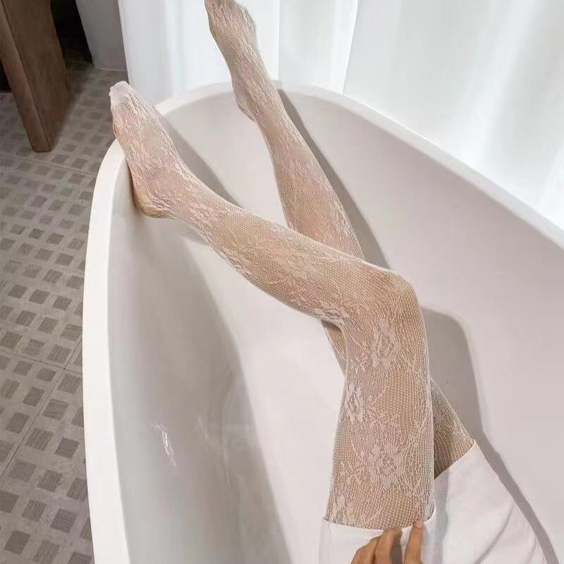 1pair White and Black Hollowed Out Lace Mesh Pantyhose Floral Rattan Bottomed Stockings