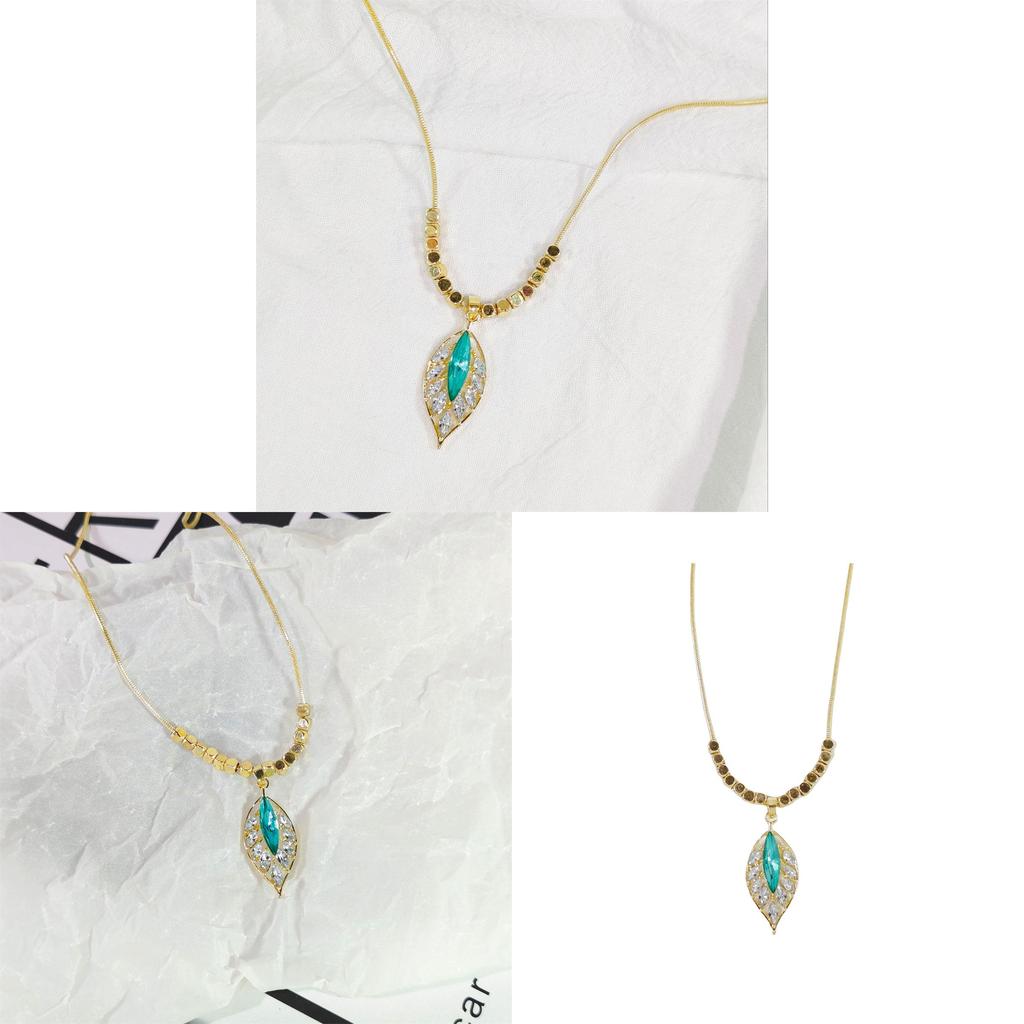 New Chinese Style Green Leaf Pendant Necklace For Women With Alloy Material And Elegant Design