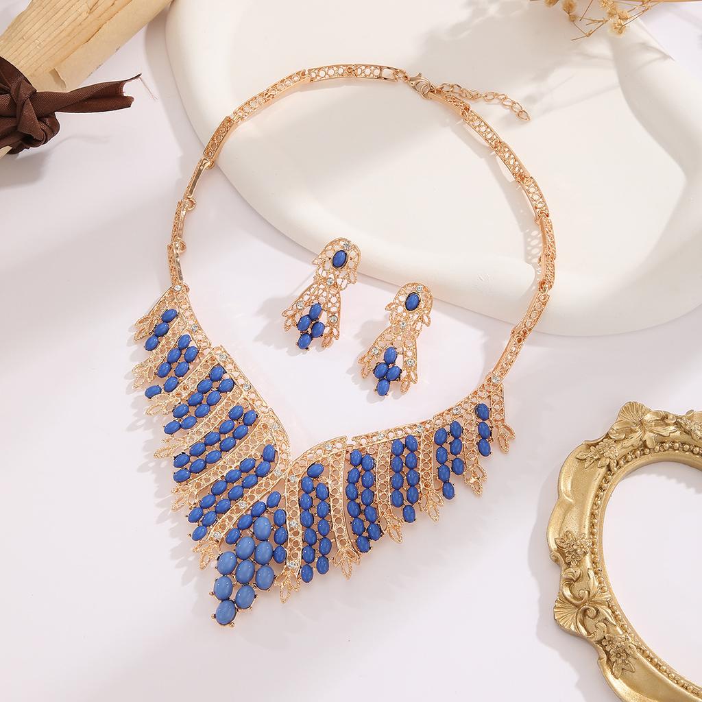 Kadın Seti İçin Moda Takı