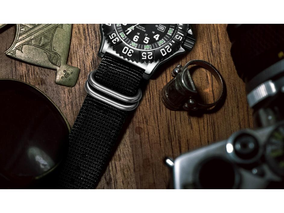 Addiesdive Luminous Men's Outdoor Sports Waterproof Quartz Watch