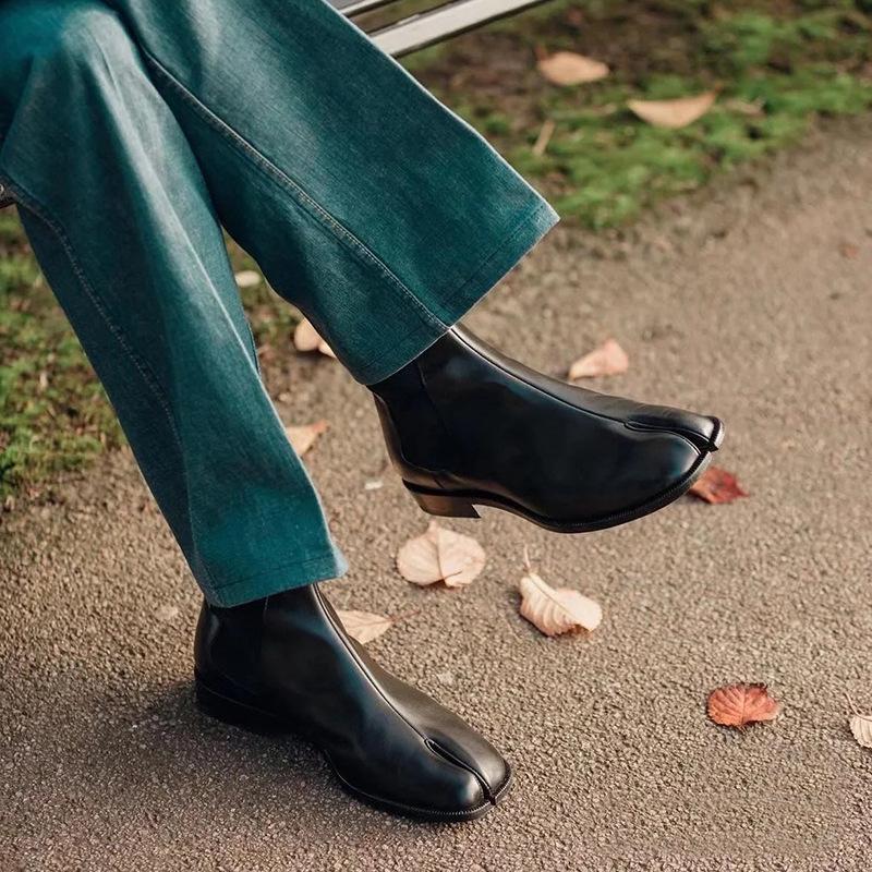 

Женские Мужские Черные Ботильоны Кожа Коровы Таби Разделенный Носок Челси Ботинки Уличный Комфорт Высокий Верх Мужская Повседневная Обувь Классический Дизайн 34 чёрный