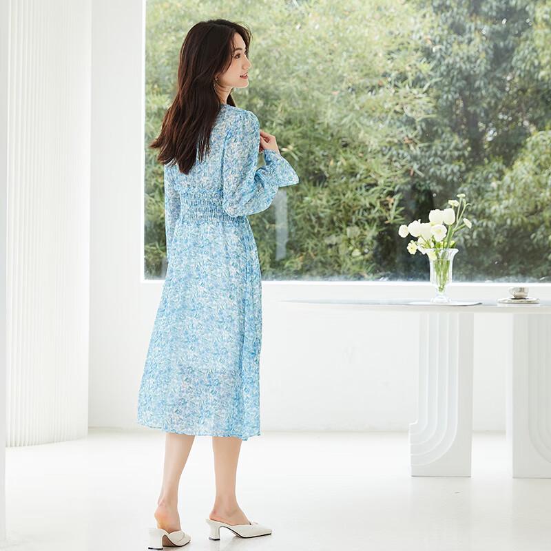 VICTORIA&VERA Elegant Blue Floral V-Neck Midi Dress