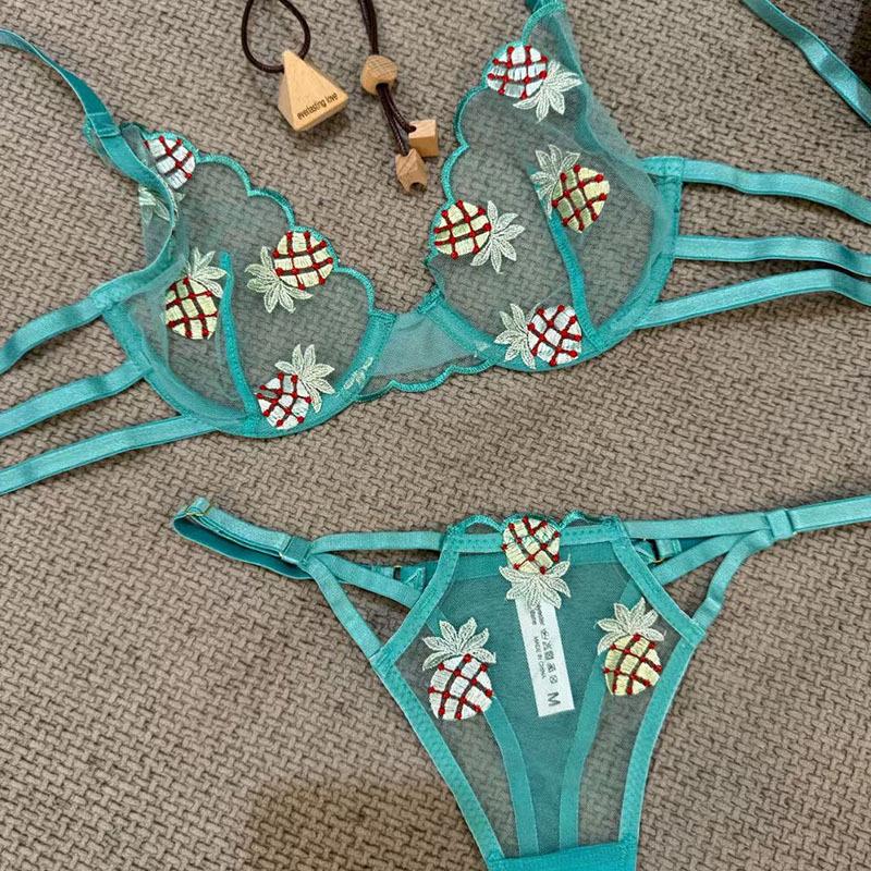

Sexy underwear French deep V ultra-thin pineapple embroidered lace bra big chest small erotic underwear XL синій