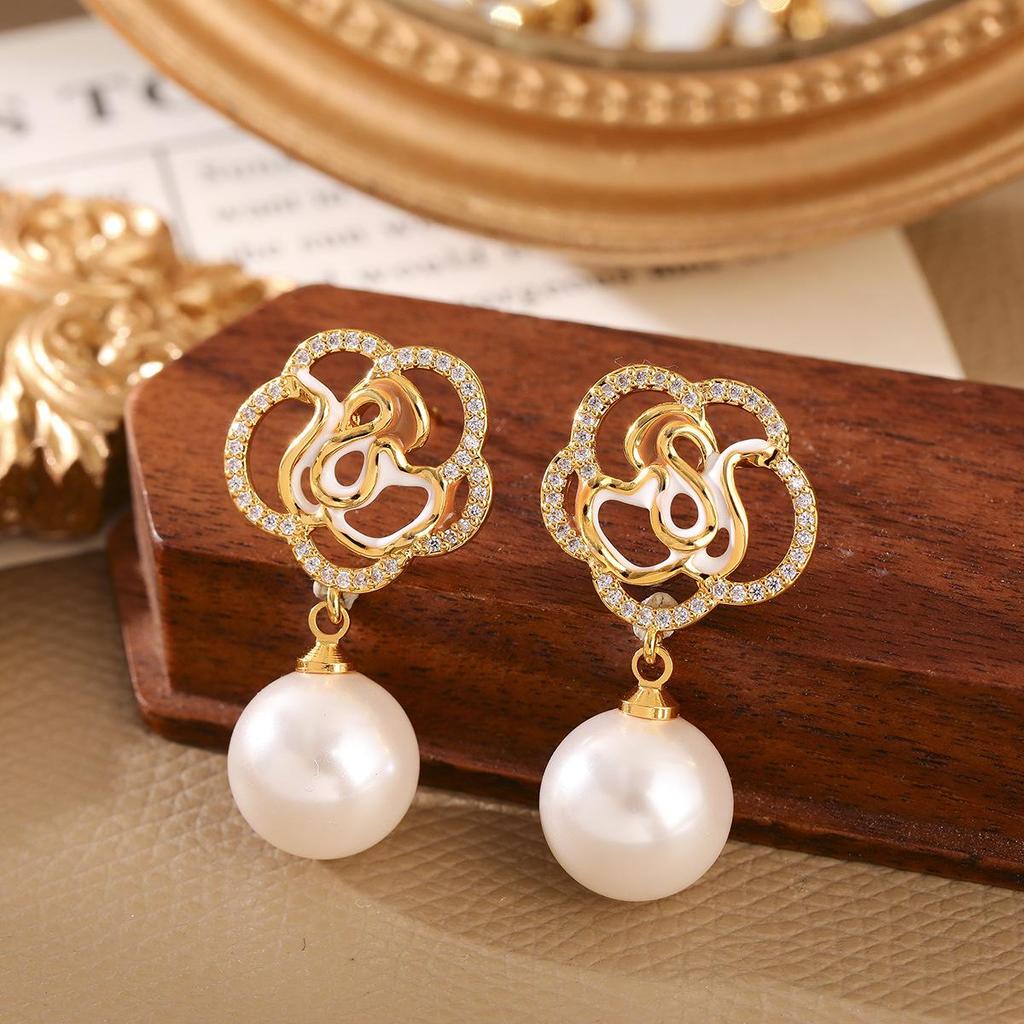 Elegant Pearl Flower Pendant Earrings - Sophisticated French-Inspired Design