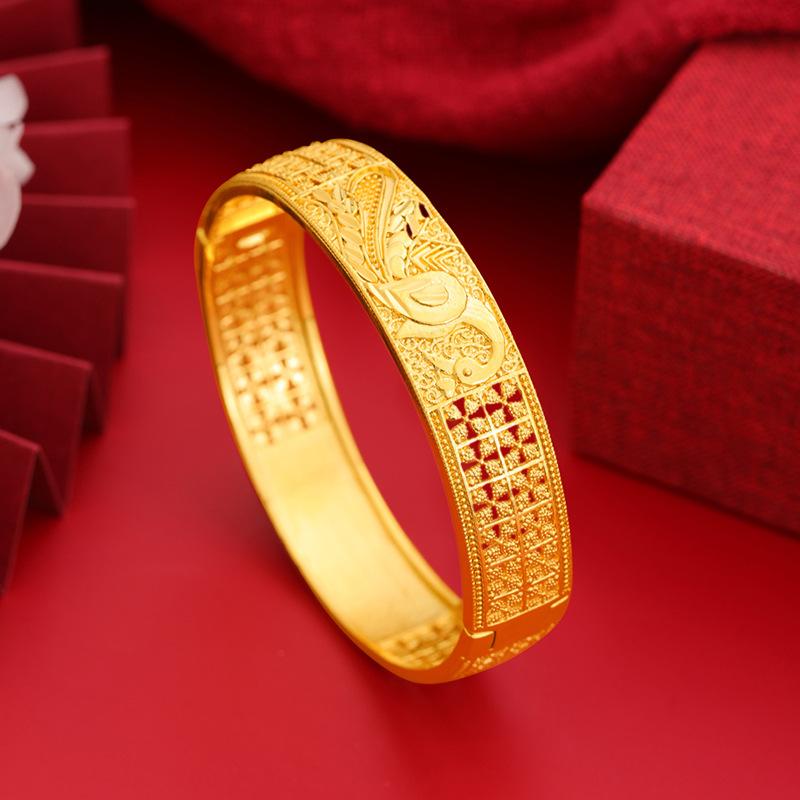 Hollow Carved Retro Bracelet Peacock Open Screen Buckle Bracelet