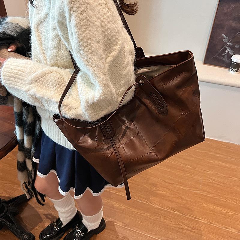 Premium sense simple and versatile shoulder tote commuter bag large-capacity bag women's autumn and winter new fashion women's bag