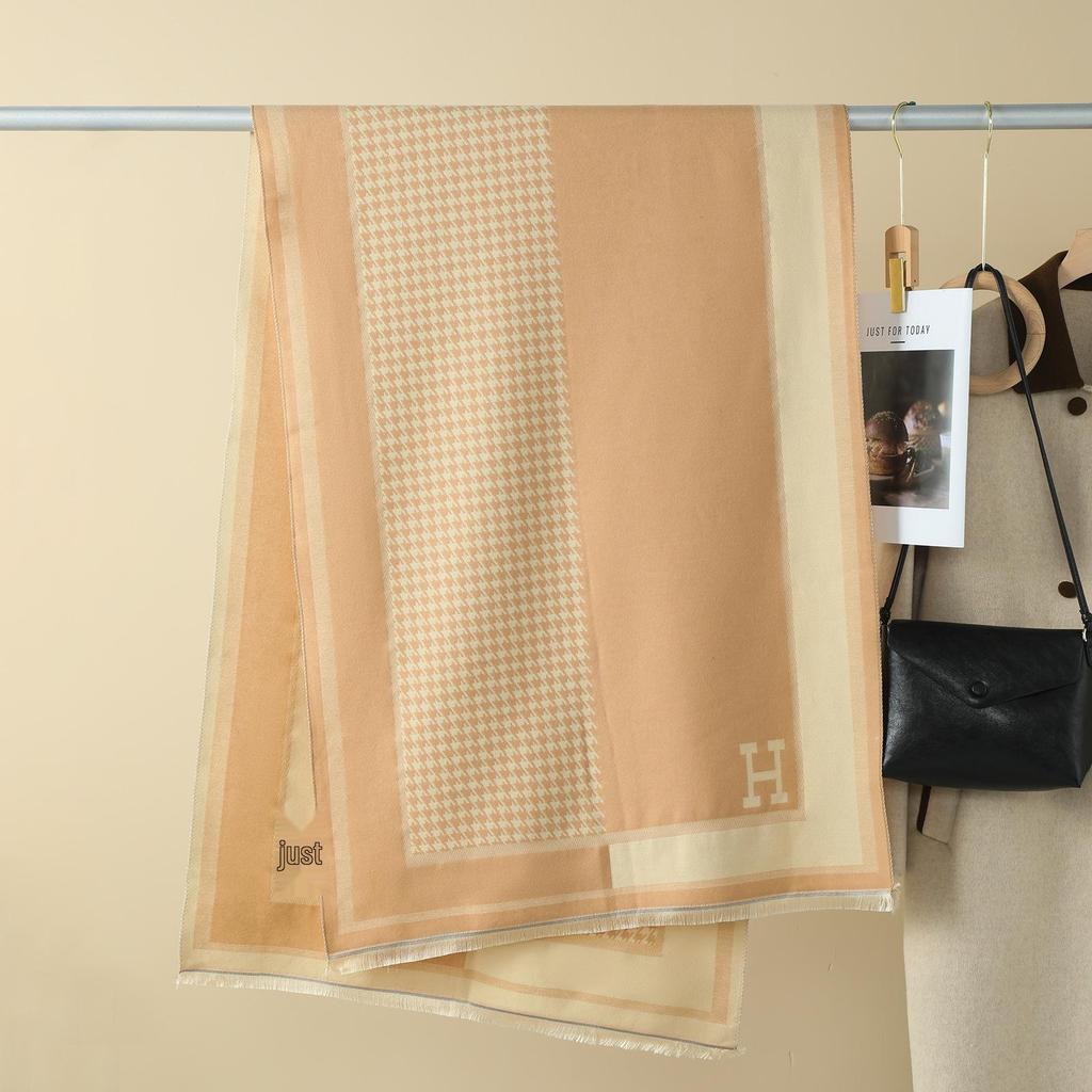 Double-Sided Women's Winter Ink Painting Snood: Imitation Cashmere Scarf for Air-Conditioned Rooms.