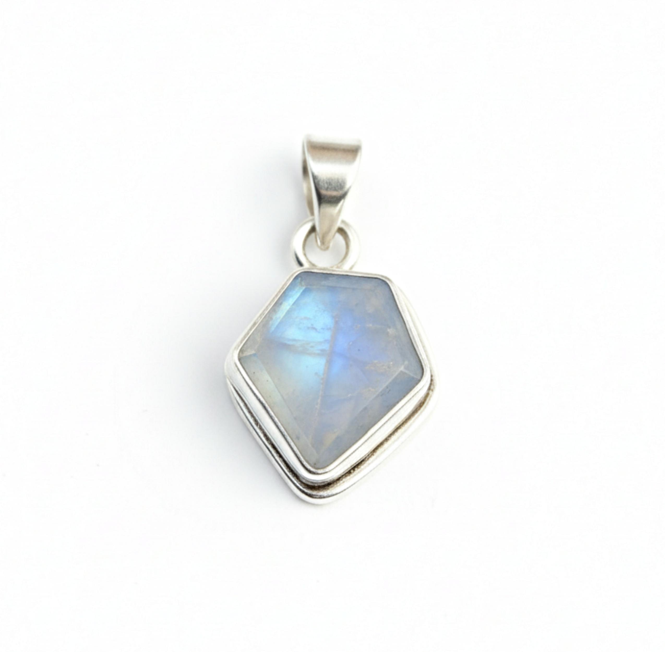 

Rainbow Moonstone Pendant, 925 Sterling Silver, Diamond Shape Gemstone Pendant, Everyday Wear Necklace Pendant серебряный
