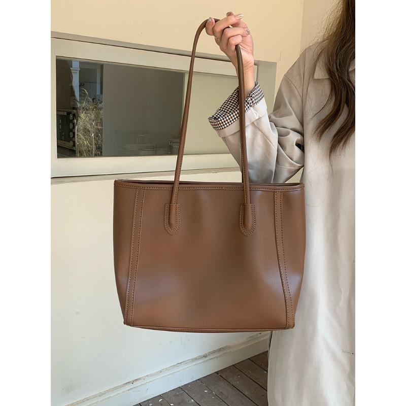 

Retro large-capacity bag women s bag 2 new trendy versatile tote bag fashionable shoulder commuter bag